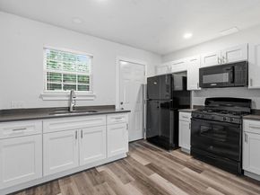 1911 Hearthside DR A/B, Austin TX 78757