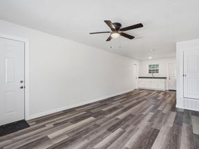 1911 Hearthside DR A/B, Austin TX 78757