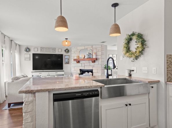 1308 Honeysuckle LN, Pflugerville TX 78660