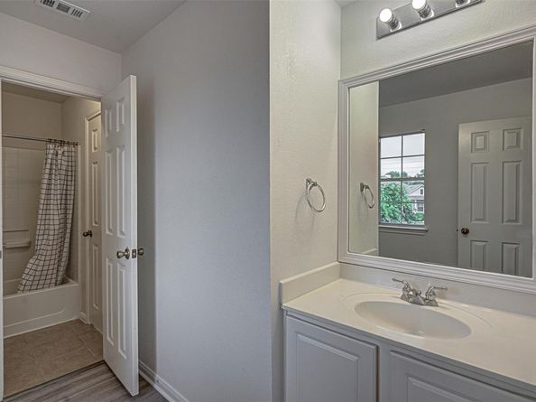 1002 Elmwood DR, Georgetown TX 78628