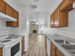 8713 Pineridge DR, Austin TX 78729