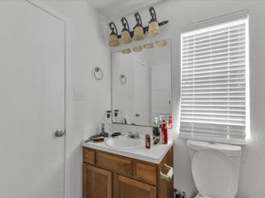8713 Pineridge DR, Austin TX 78729