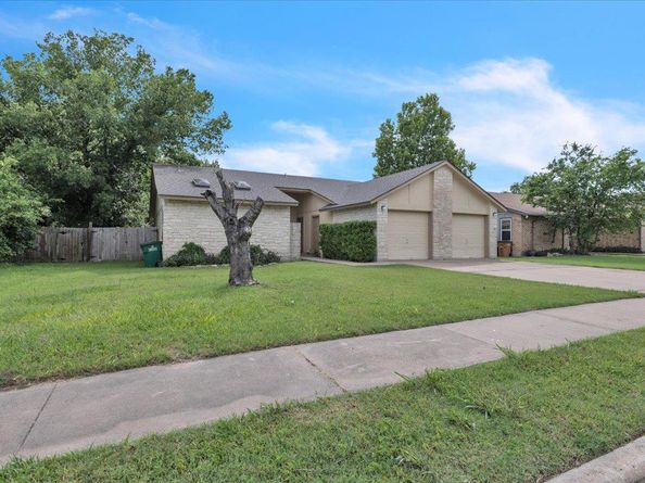 8713 Pineridge DR, Austin TX 78729