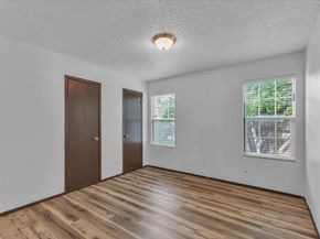 8713 Pineridge DR, Austin TX 78729