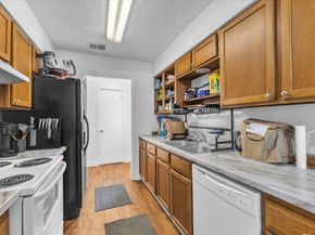 8713 Pineridge DR, Austin TX 78729