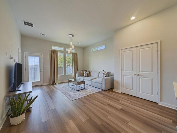 17303 Emperador DR, Pflugerville TX 78664