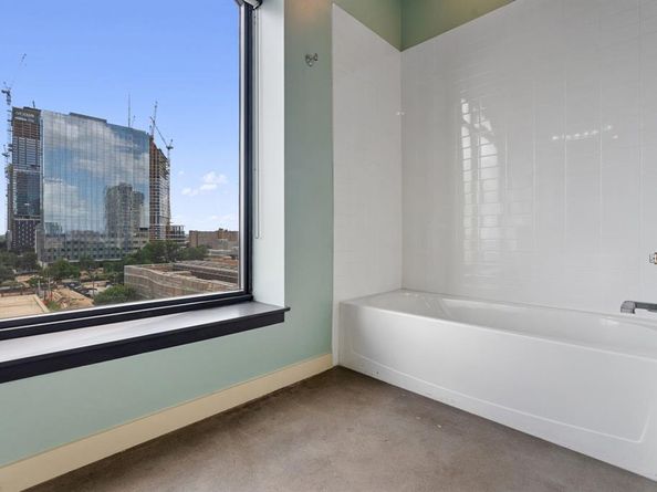 507 Sabine ST 605, Austin TX 78701