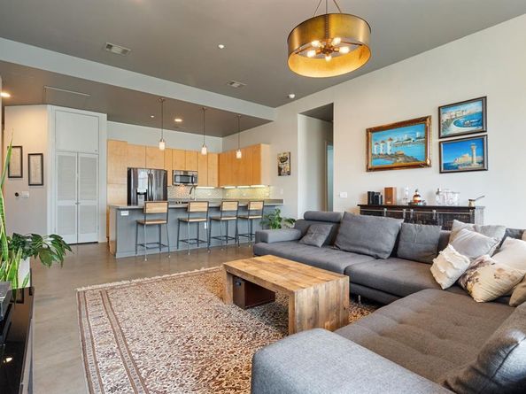 507 Sabine ST 605, Austin TX 78701