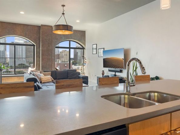 507 Sabine ST 605, Austin TX 78701