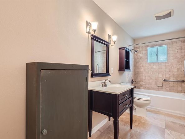 8801 Tallwood DR Unit B, Austin TX 78759
