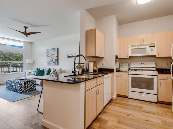 2209 Hancock DR 15, Austin TX 78756