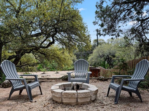 102 Hurst Creek RD, Lakeway TX 78734