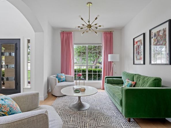 102 Hurst Creek RD, Lakeway TX 78734