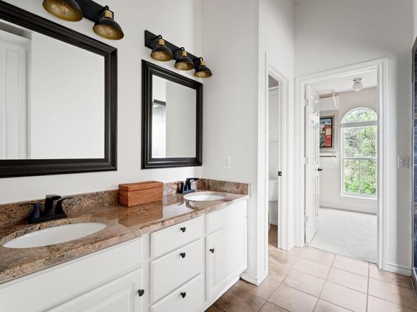 102 Hurst Creek RD, Lakeway TX 78734