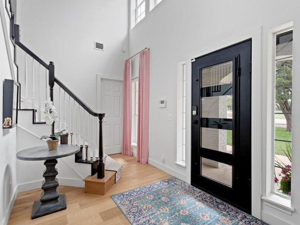 102 Hurst Creek RD, Lakeway TX 78734