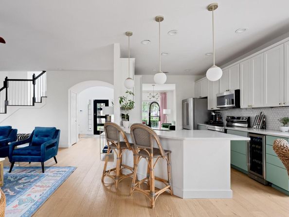 102 Hurst Creek RD, Lakeway TX 78734