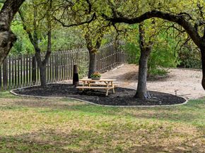 102 Hurst Creek RD, Lakeway TX 78734