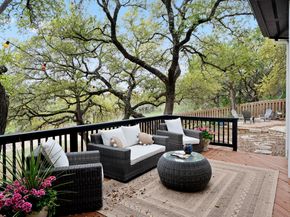 102 Hurst Creek RD, Lakeway TX 78734