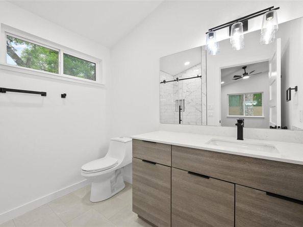 1006 Cherico ST, Austin TX 78702