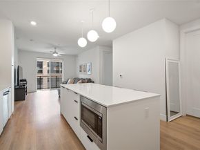 1701 Simond Ave 305, Austin TX 78723