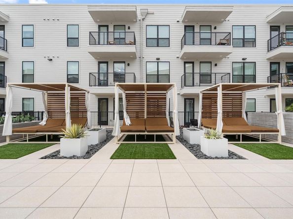 1701 Simond Ave 305, Austin TX 78723