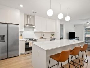 1701 Simond Ave 305, Austin TX 78723