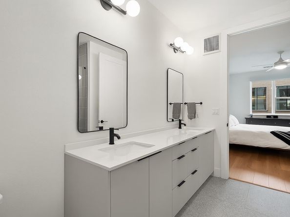 1701 Simond Ave 305, Austin TX 78723