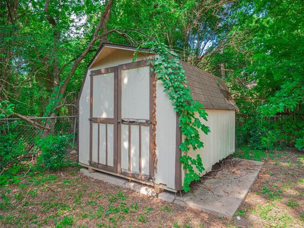 403 and 401 Ramble LN, Austin TX 78745