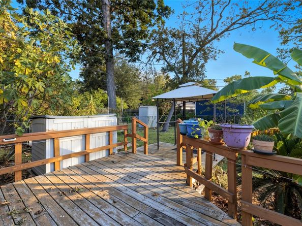 1109 Arcadia Ave, Austin TX 78757