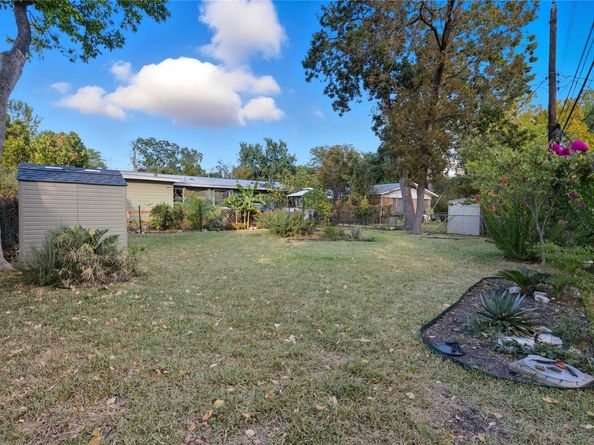 1109 Arcadia Ave, Austin TX 78757