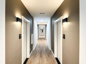 49 Navasota ST 202, Austin TX 78702