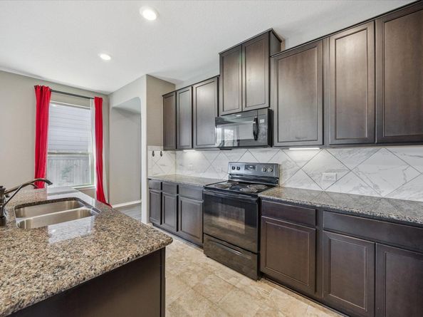 907 Thrasher Glade DR, Pflugerville TX 78660