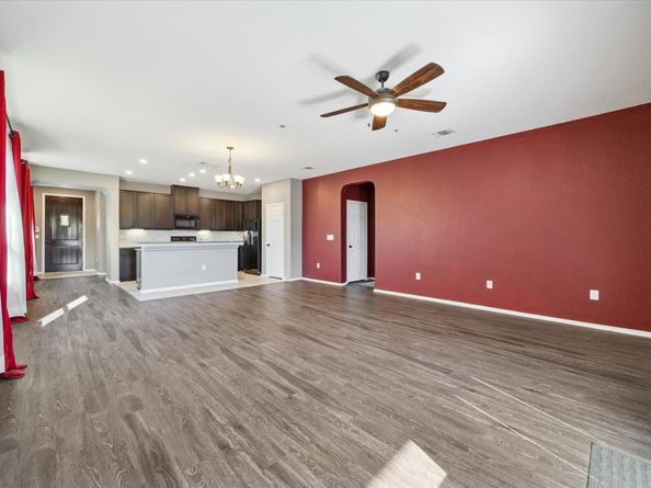 907 Thrasher Glade DR, Pflugerville TX 78660