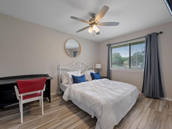 1300 Neans DR, Austin TX 78758