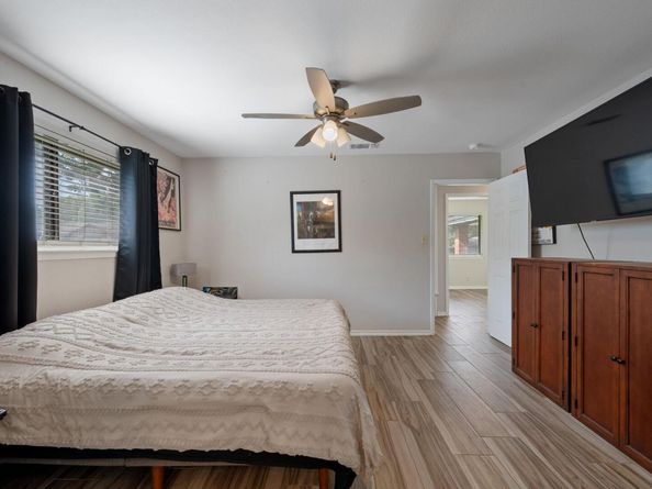 1300 Neans DR, Austin TX 78758