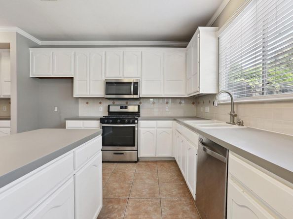 8402 Delavan Ave, Austin TX 78717