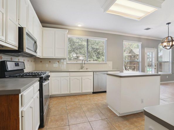 8402 Delavan Ave, Austin TX 78717