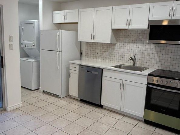 1214 Baron HIlls Dr 207, Austin TX 78704