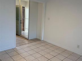 1214 Baron HIlls Dr 207, Austin TX 78704