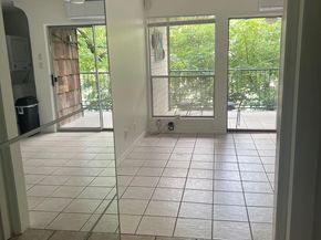 1214 Baron HIlls Dr 207, Austin TX 78704