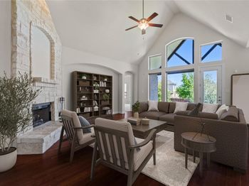 118 Bluehaw DR