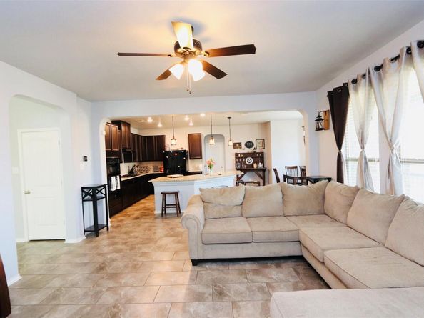 1712 Uhland DR, Leander TX 78641