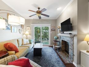 1741 Spyglass DR 2104, Austin TX 78746