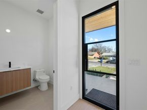 1407 Valleyridge DR B, Austin TX 78704