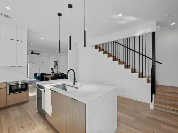 1407 Valleyridge DR B, Austin TX 78704