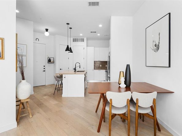 800 Embassy DR 421, Austin TX 78702
