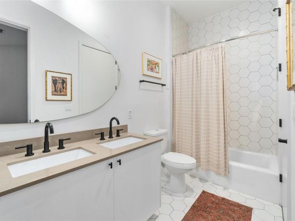 800 Embassy DR 421, Austin TX 78702