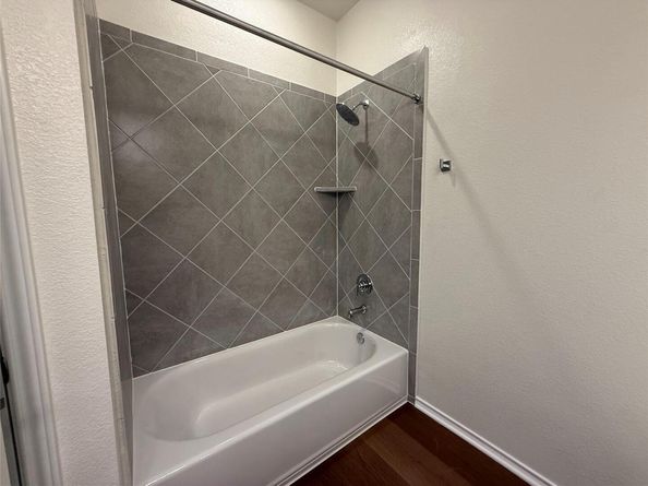 1512 Garlock DR, Leander TX 78641