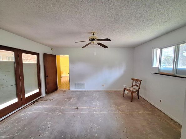 9011 Dorella LN, Austin TX 78736