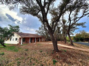 9011 Dorella LN